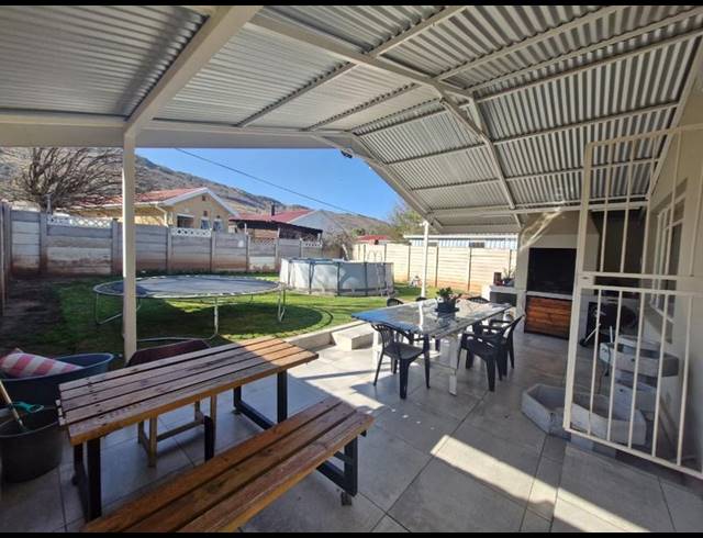 4 BEDROOM HOUSE FOR SALE IN BERGSIG